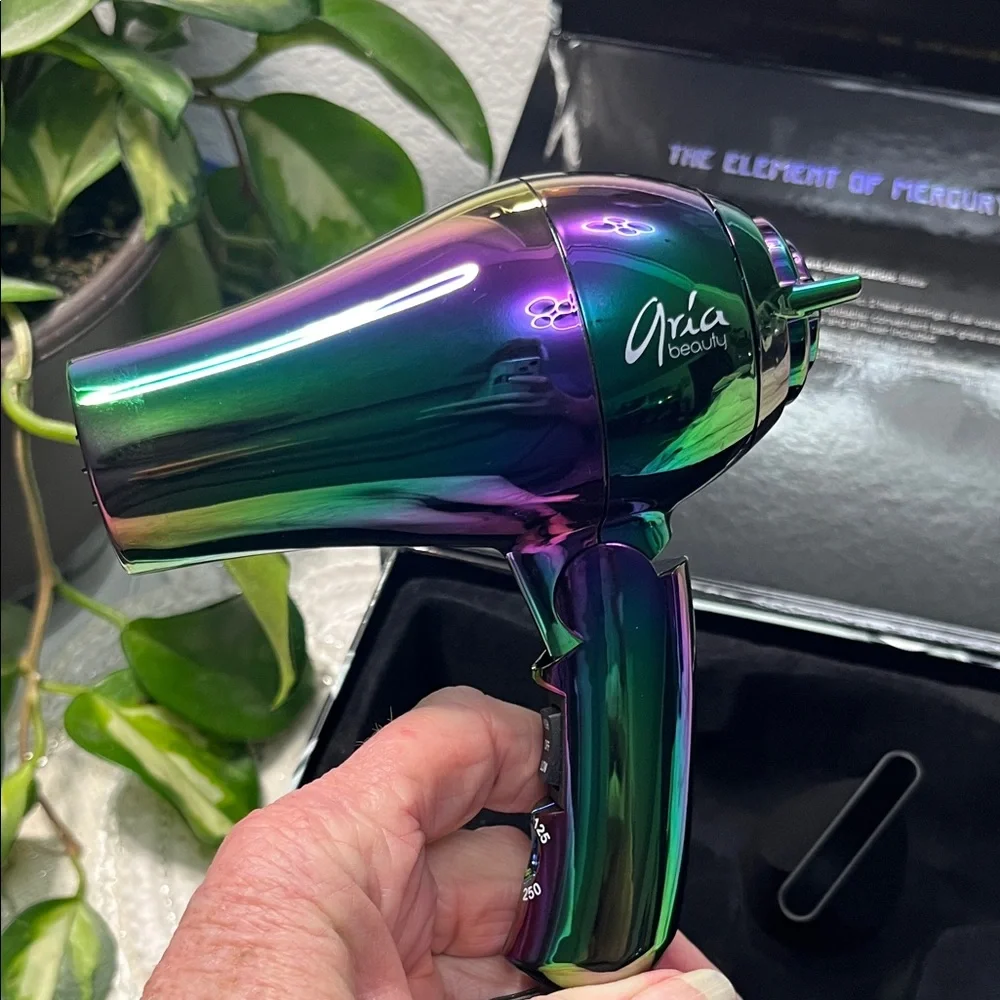 🎉HP🎉NIB Aria Beauty Metallic Elements Mini Blow Dryer